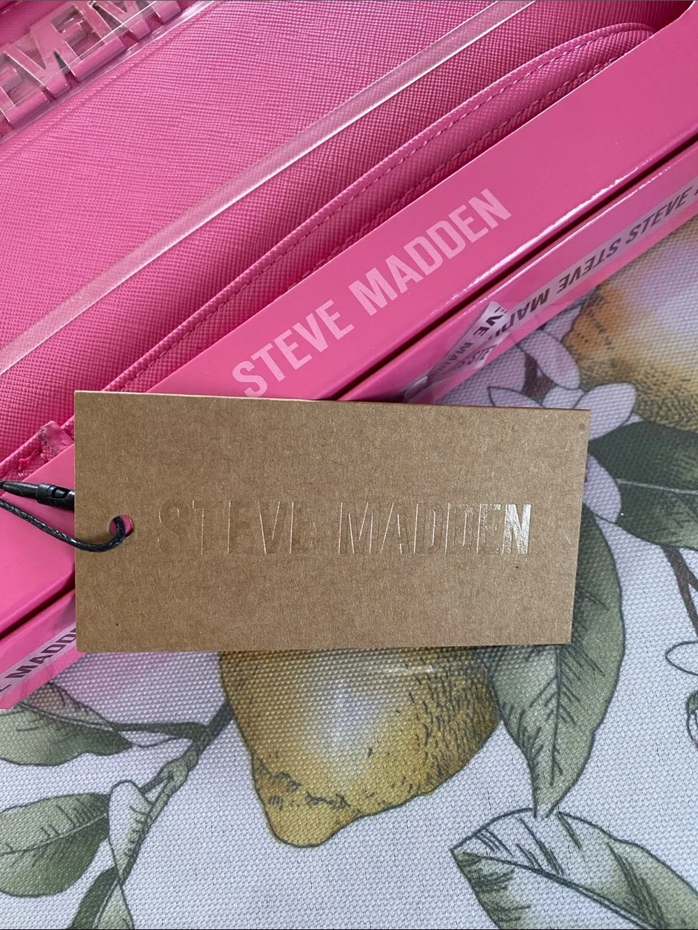 Steve Madden Bright Pink Wristlet Wallet new in box